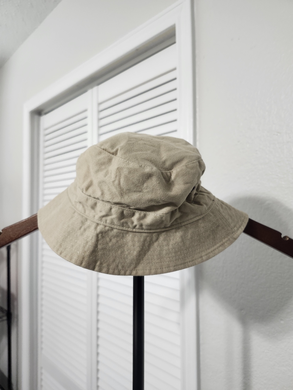GAP Beige Bucket Hat